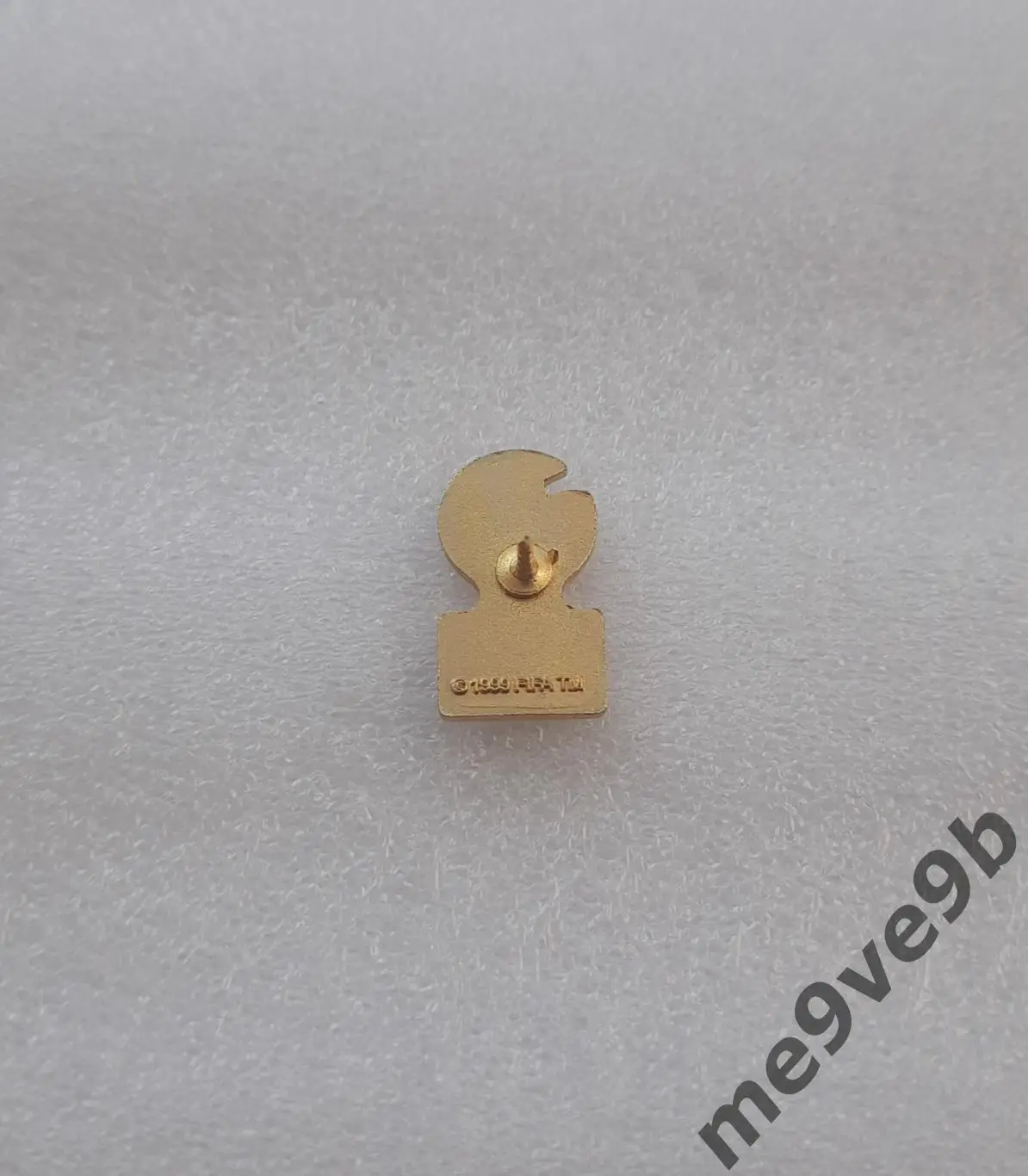 Официальный значок чемпионата мира по футболу Южная Корея и Япония 2002 1