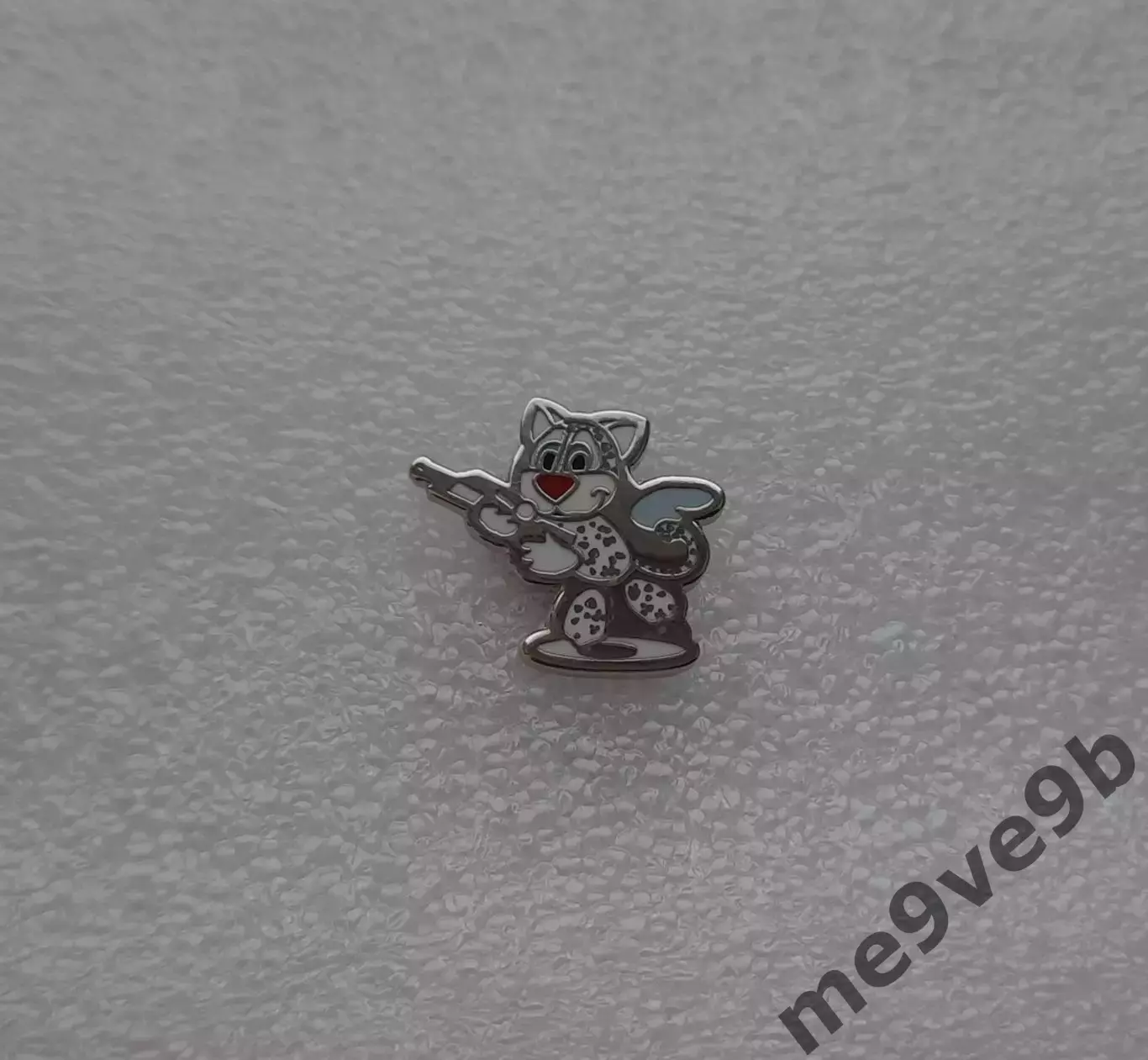 (1) Официальный значок талисмана Юни Всемирной летней Универсиады Казань 2013