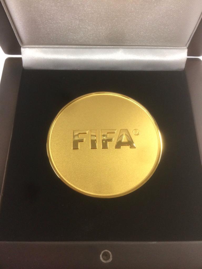 Футбол.Официальная медаль ФИФА. Клубный чемпионат мира U.A,E 2010 1