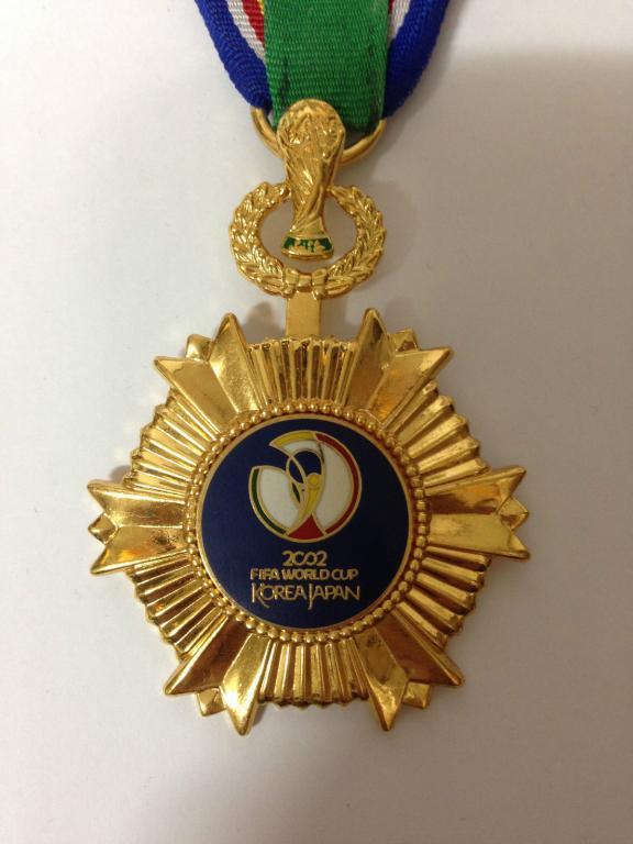 Футбол.Знак.Медаль Чемпионата мира по футболу Корея-Япония 2002г 3