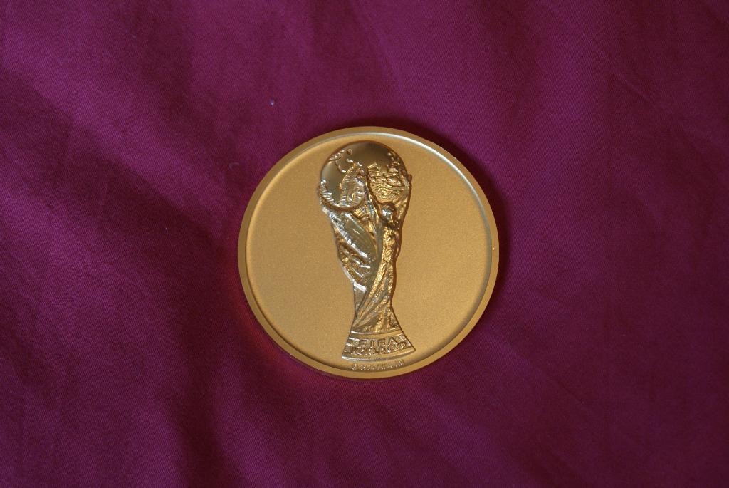 Футбол.Официальная медаль ФИФА. 75.Gusti Cup 10.09.2010 2