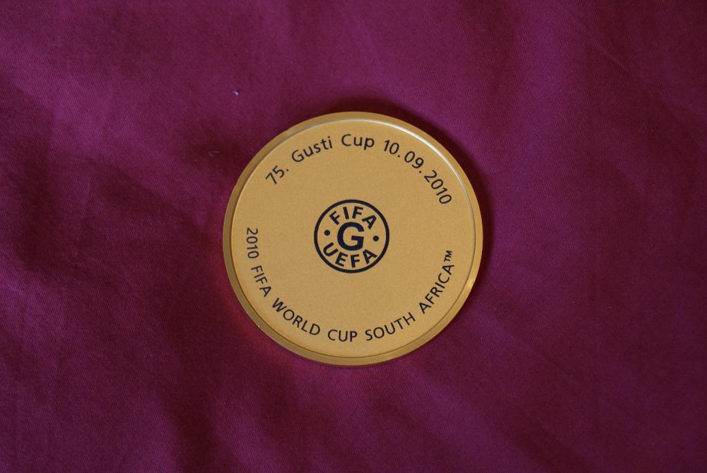 Футбол.Официальная медаль ФИФА. 75.Gusti Cup 10.09.2010 3