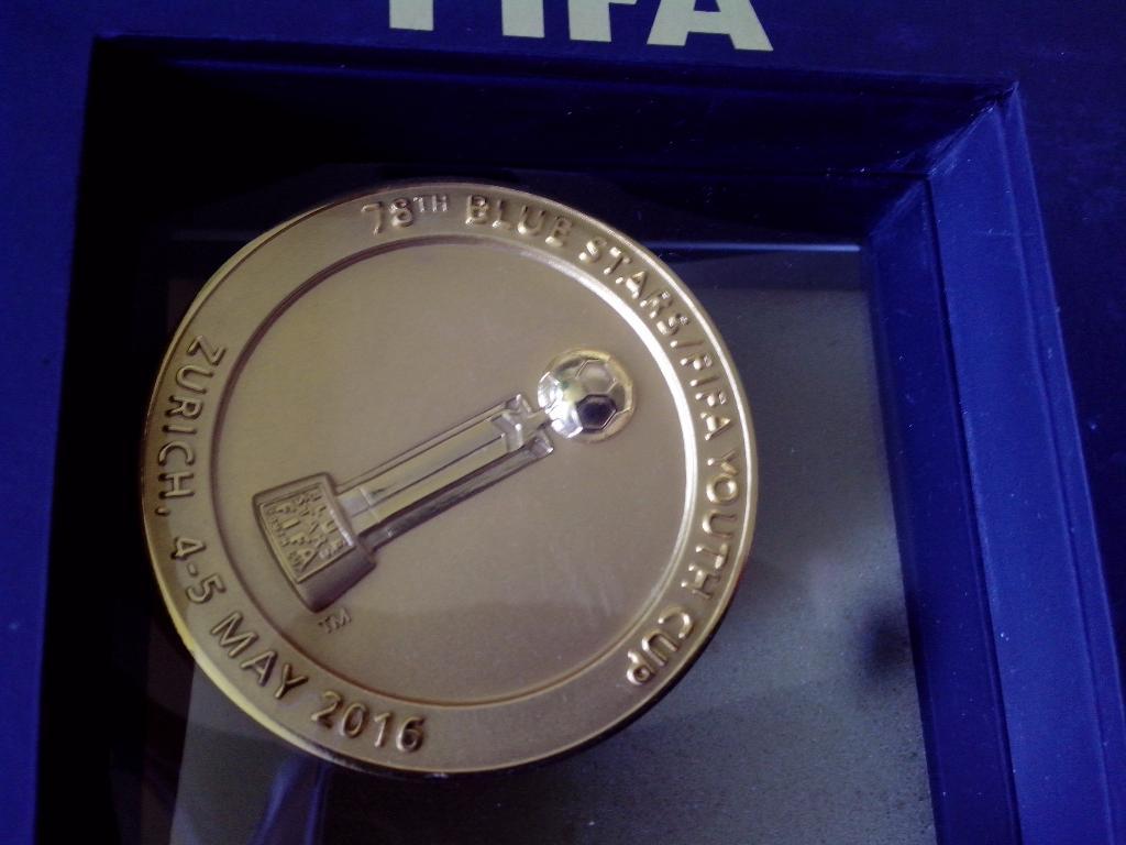 Футбол.Официальная медаль ФИФА. 78BLUE STARS /YOUTH CUP Цюрих 2016 1