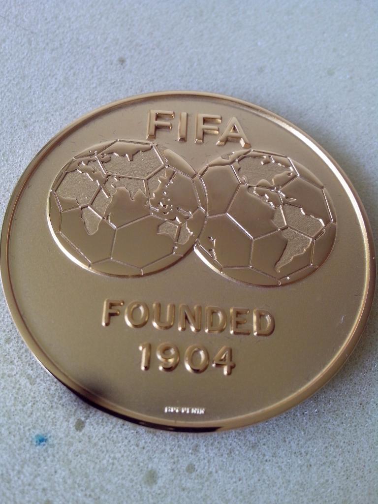 Футбол.Официальная медаль ФИФА. 47-й конгресс Rome 1990 2