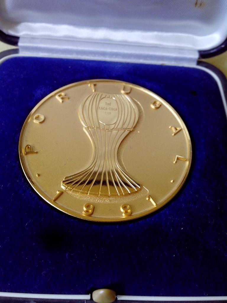 Футбол.Официальная медаль ФИФА. CUP World Youth Champion Ship Португалия 1991