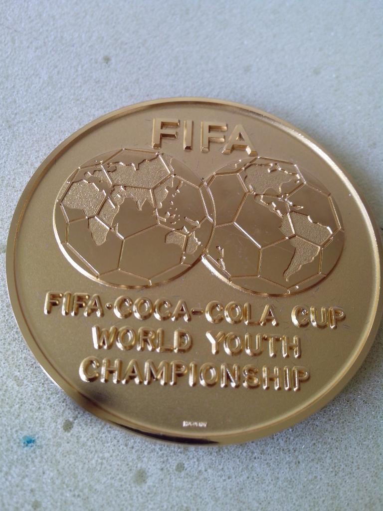 Футбол.Официальная медаль ФИФА. CUP World Youth Champion Ship Португалия 1991 2