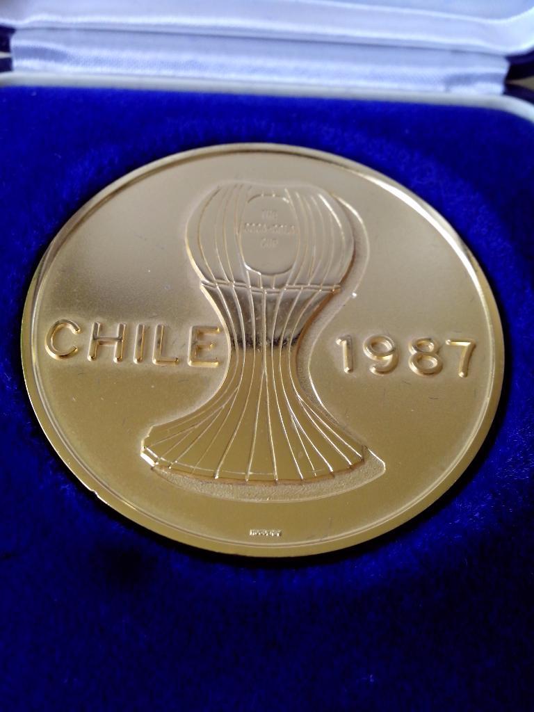 Футбол.Официальная медаль ФИФА. CUP World Youth Champion Ship Чили1987
