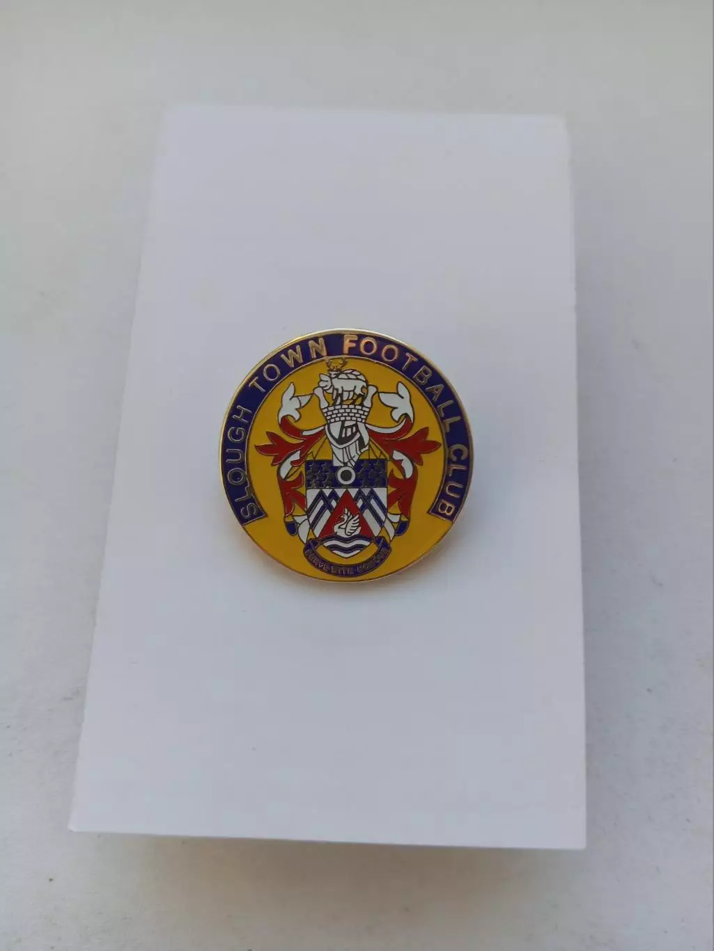 Значок. ФК Slough Town -Англия Нон-Лига