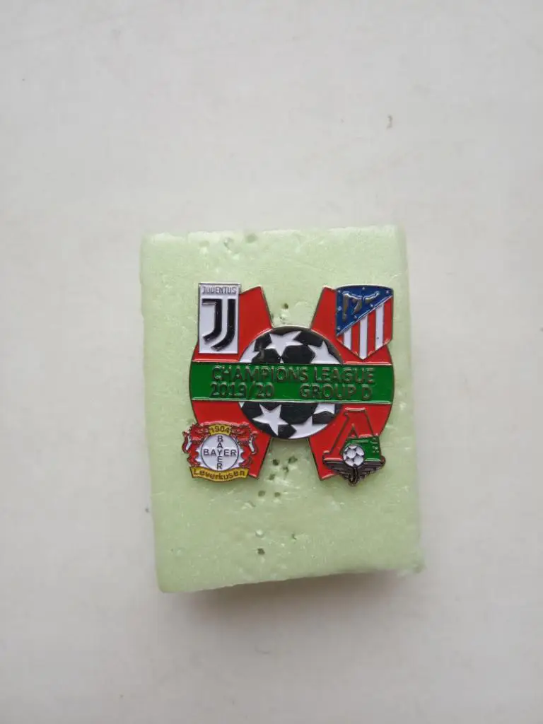 Значок. ФК Локомотив Москва,Ювентус,Ат.Мадрид,Бау ер Леверк. -ЛЧ группа С-2019\20