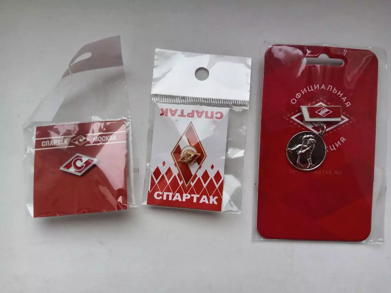 Хоккей. ХК Спартак Москва официальный знак-3 штук