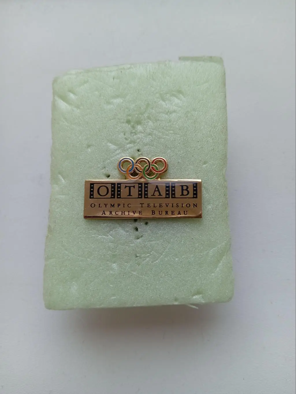 Значок.Олимпийский телевизионный архив