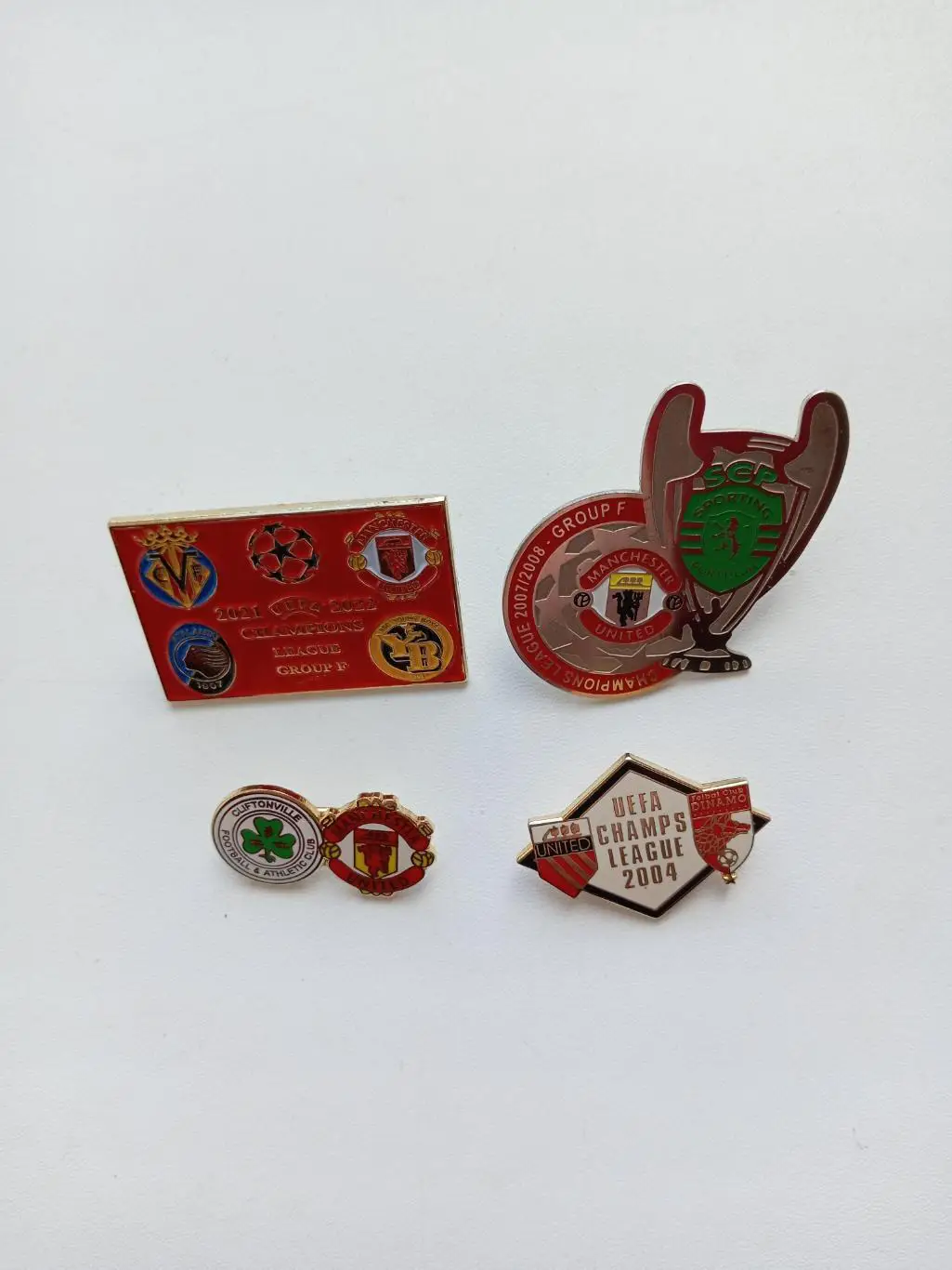 Значок. Ф.К. Манчестер Юнайтед- 4 значка