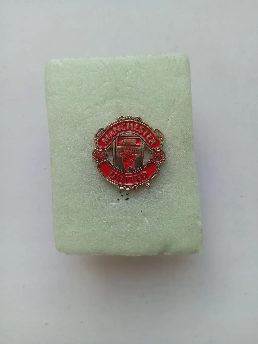 Значок. ФК Манчестер Юнайтед -официальная продукция