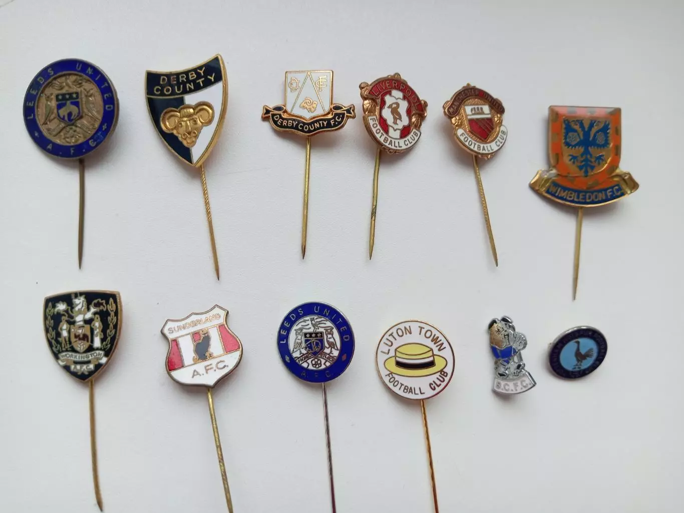 Значки ФК. Англии 12 штук