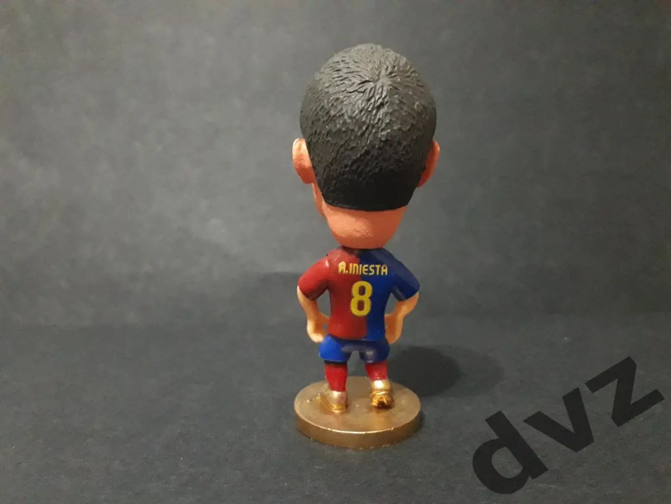 Андрес Иньеста. Барселона. Фигурки футболистов. Серия Soccerwe. 2