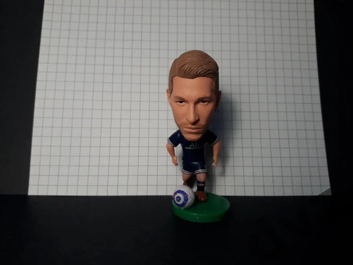 Серхио Рамос. ПСЖ. Фигурки футболистов. Серия Soccerwe. 6