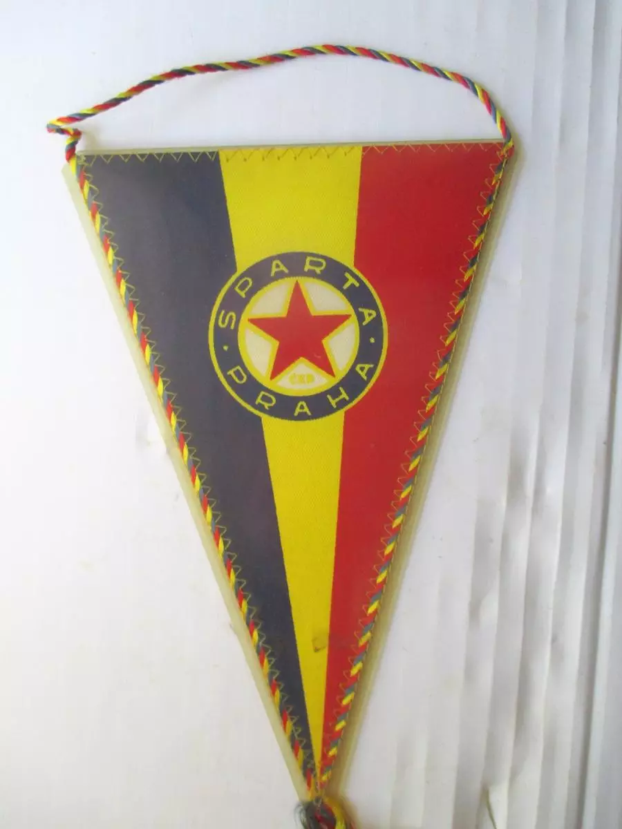 Вымпел ФК Спарта Прага