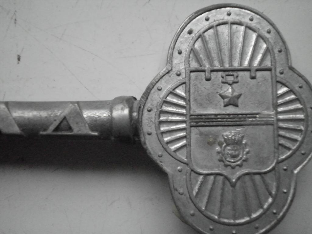 Сувенирный ключ города Волгоград, металл 3