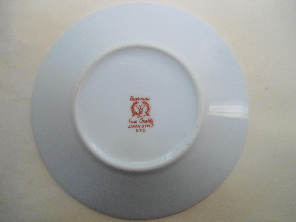 Оригинальная тарелочка из Японии с клеймами 2