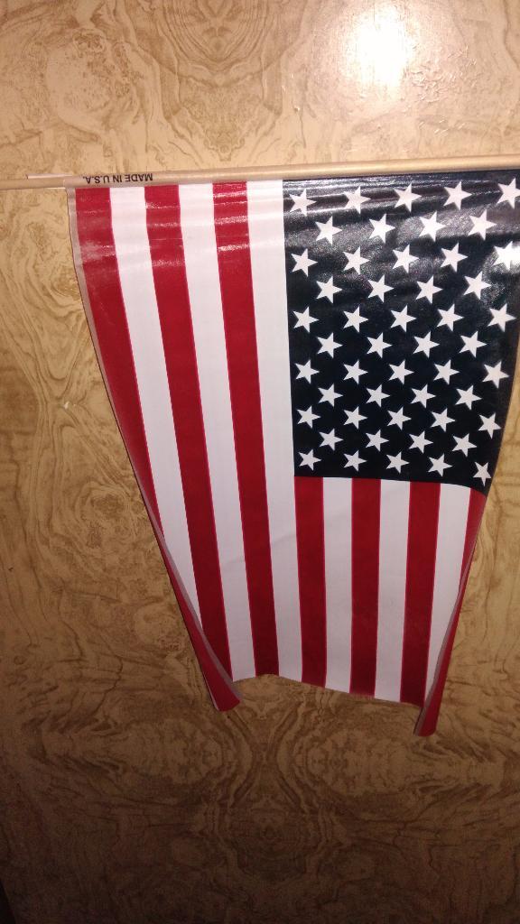 Флаг США. 30 на 45 см. Изготовлен в США.