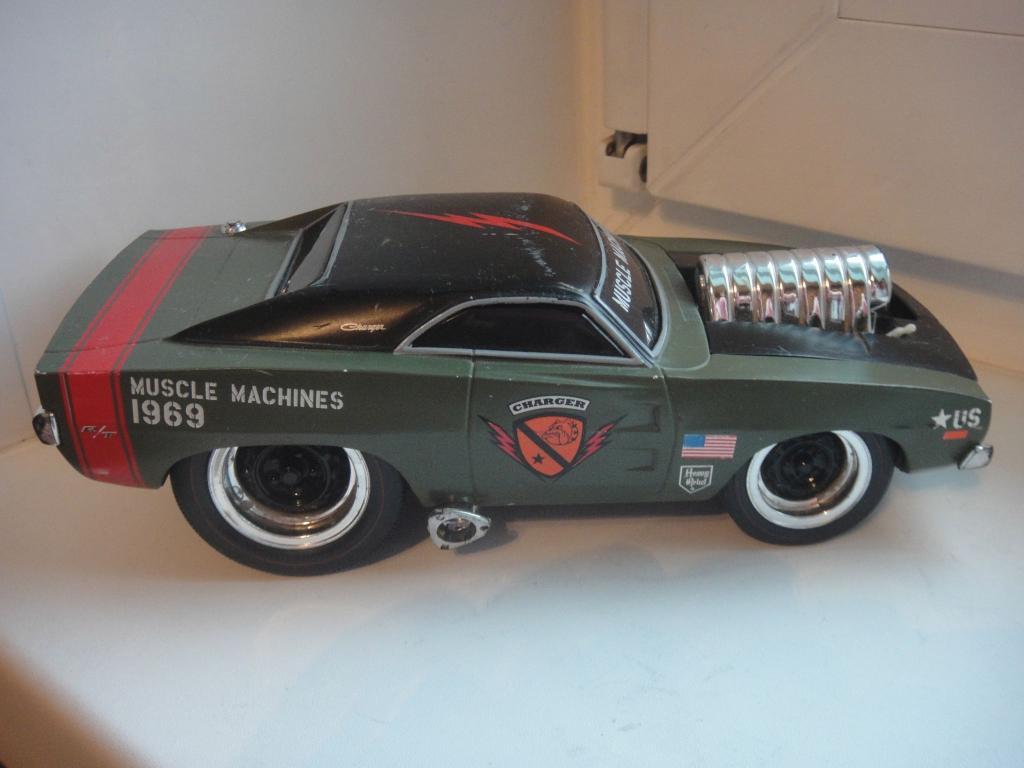 Машина Muscle Maachines 1969, 1969 Dodge Charger 2012, тяжёлая по весу