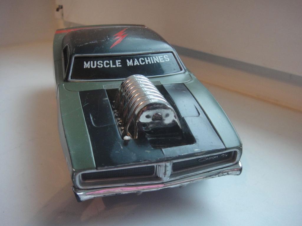 Машина Muscle Maachines 1969, 1969 Dodge Charger 2012, тяжёлая по весу 2