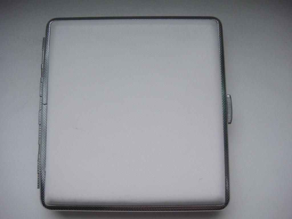 Портсигар белый, размер 10 х 10 см