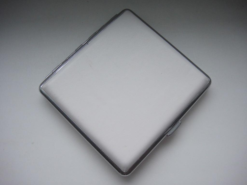Портсигар белый, размер 10 х 10 см 6