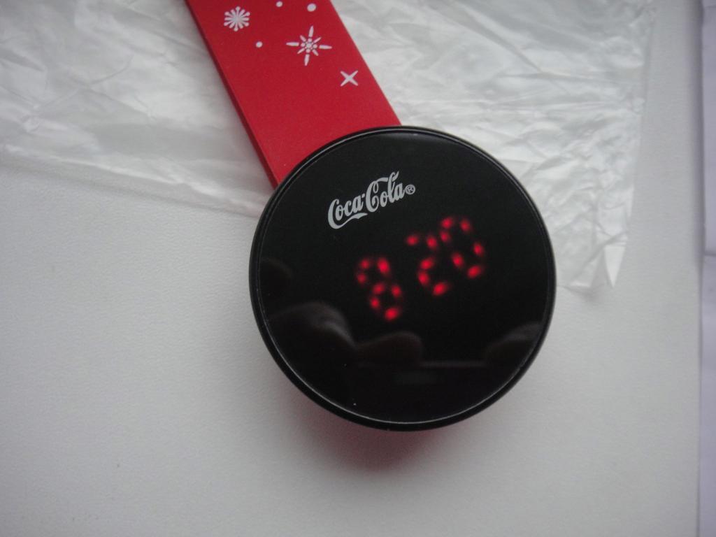 Часы сенсорные Coca Cola, в красном цвете, силиконовый ремешок,новые 6