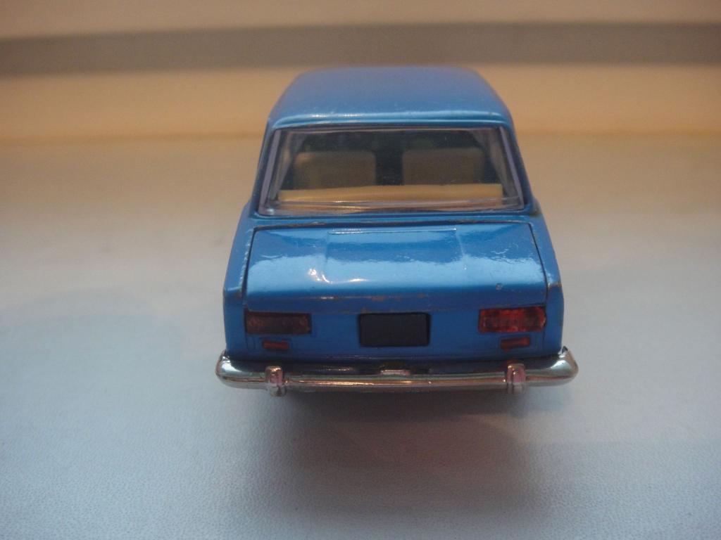 Модель СССР ВАЗ-2101 модель А9, 1:43, Сделано в СССР, цвет синий, в коробке 2