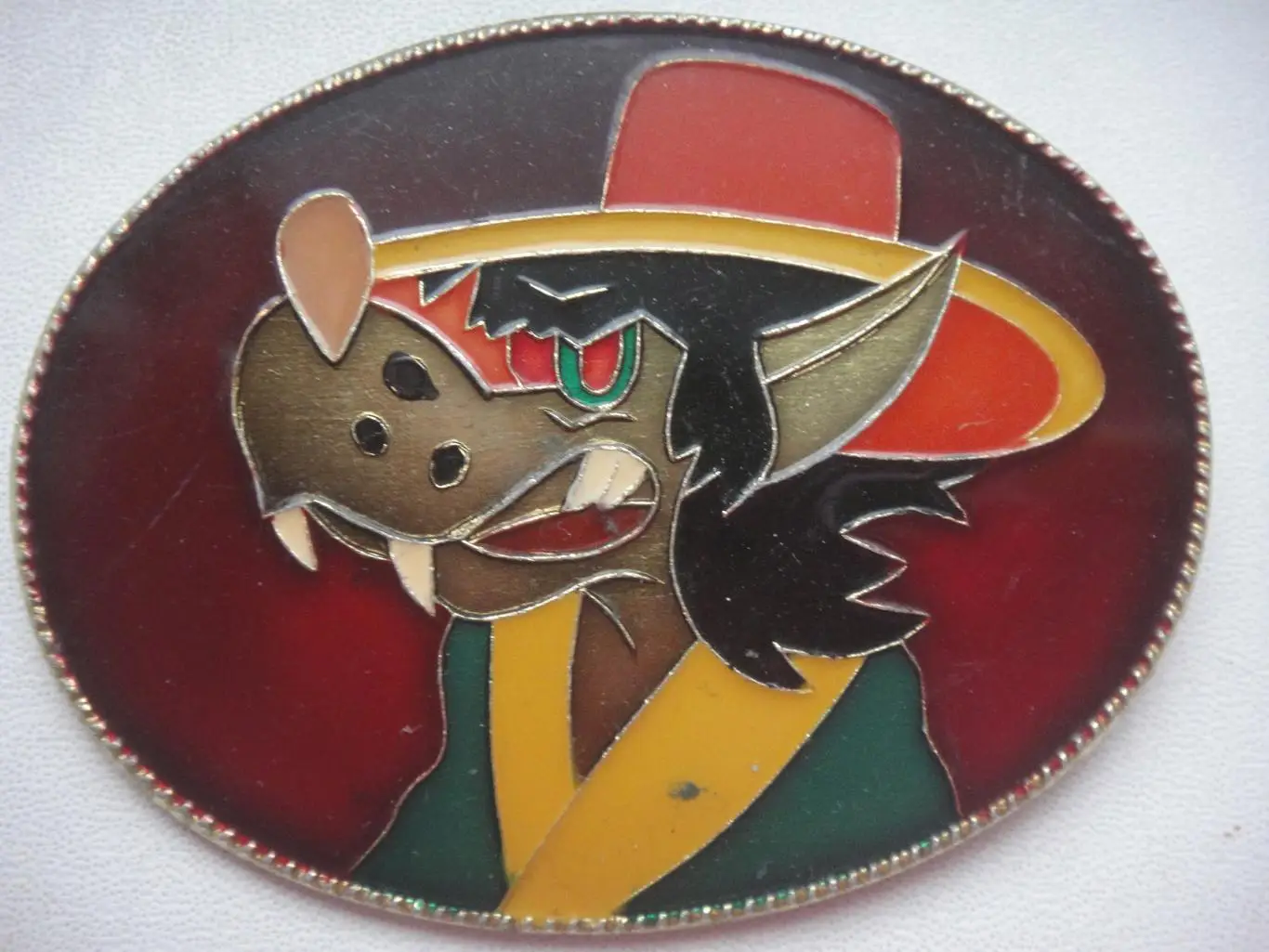 Значок СССР ВОЛК В ШЛЯПЕ И КИМОНО, глазурь,очень редкий
