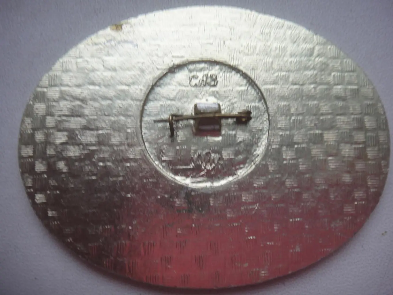 Значок СССР ВОЛК В ШЛЯПЕ И КИМОНО, глазурь,очень редкий 1