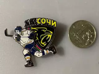 ХК Сочи. герб. Фигурка хоккеиста (белый)