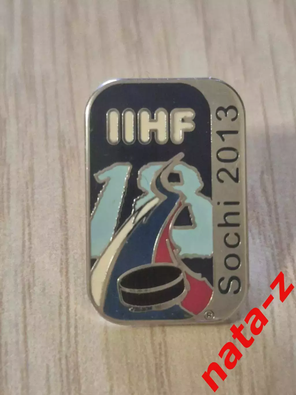 Значок юношеский U-18 Чемпионат мира по хоккею Сочи 2013
