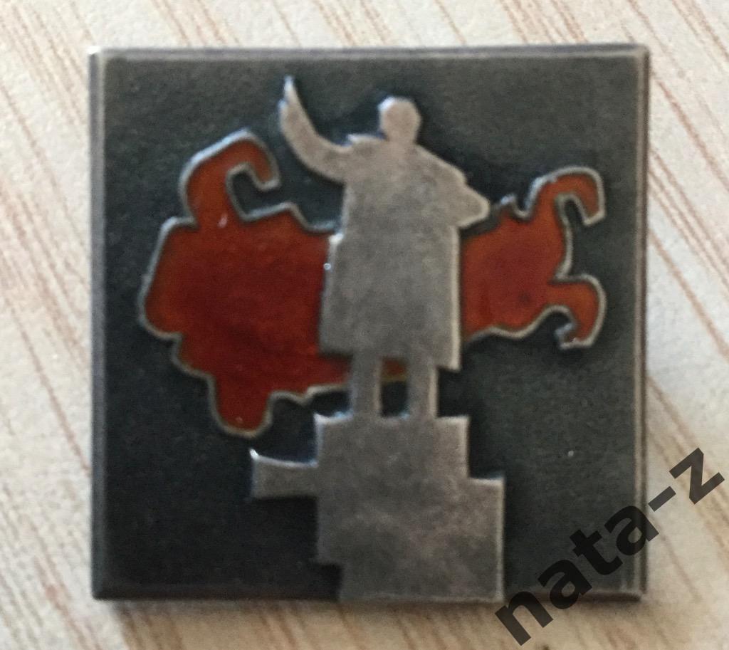 Знак Значок В.И.Ленин серебро 875 пробы, булавка