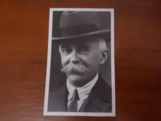 наклейка Пьер де Кубертен