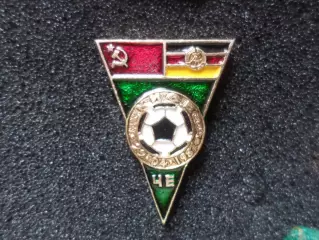 значок футбол СССР - ГДР 1987 г