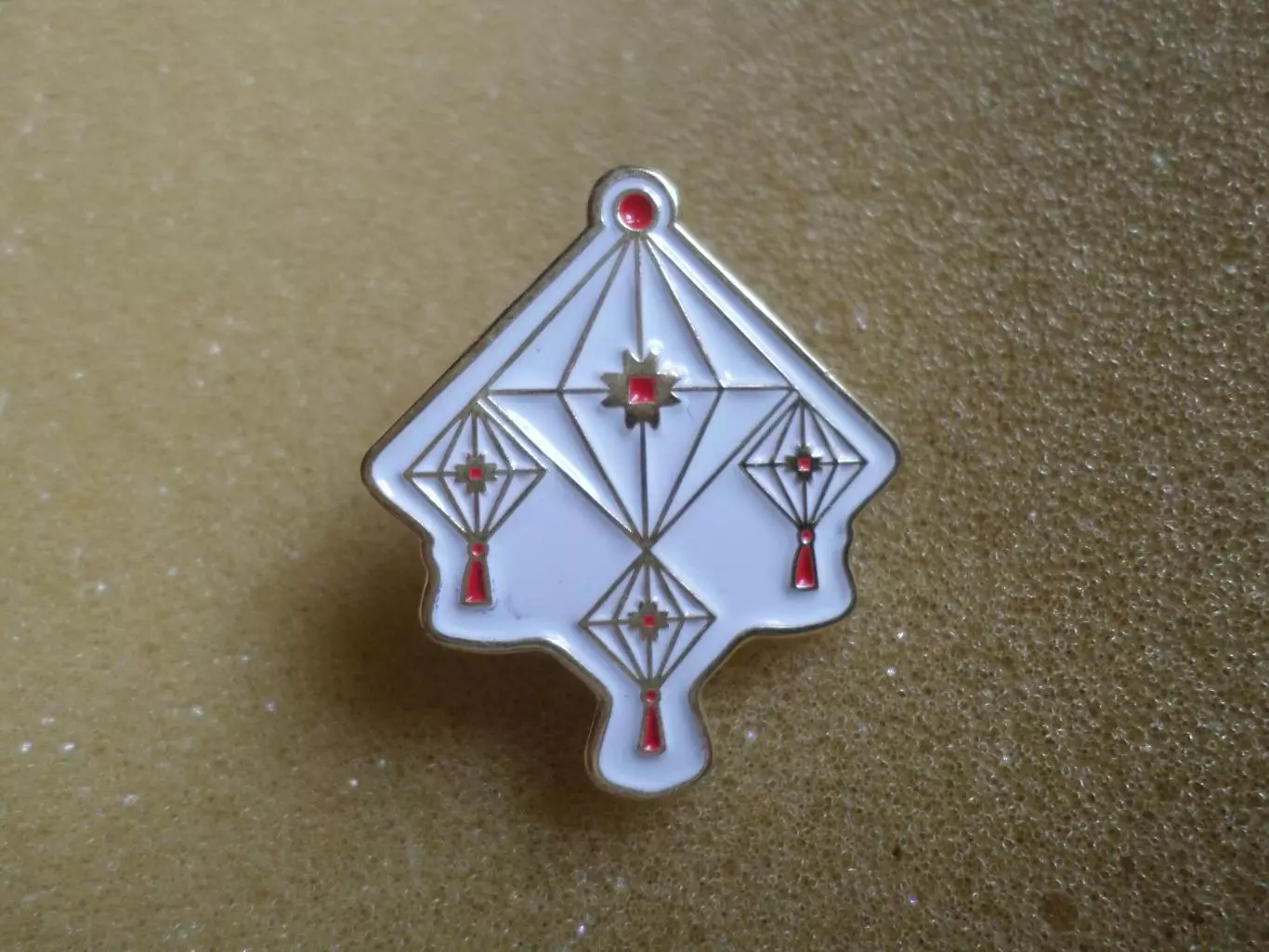 значок рождественский паук