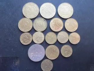 Монеты 5,10,20 сантимов,1 франк Франция 16 шт