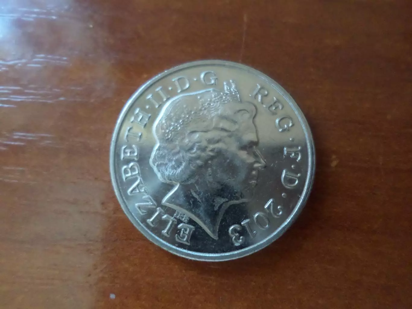 Монета 10 пенсов Великобритания 2013 г