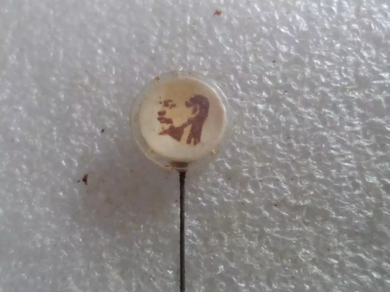 Значок В Ленин