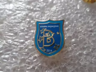 Значок футбол ФК Истанбул Башакшехир Турция эмаль