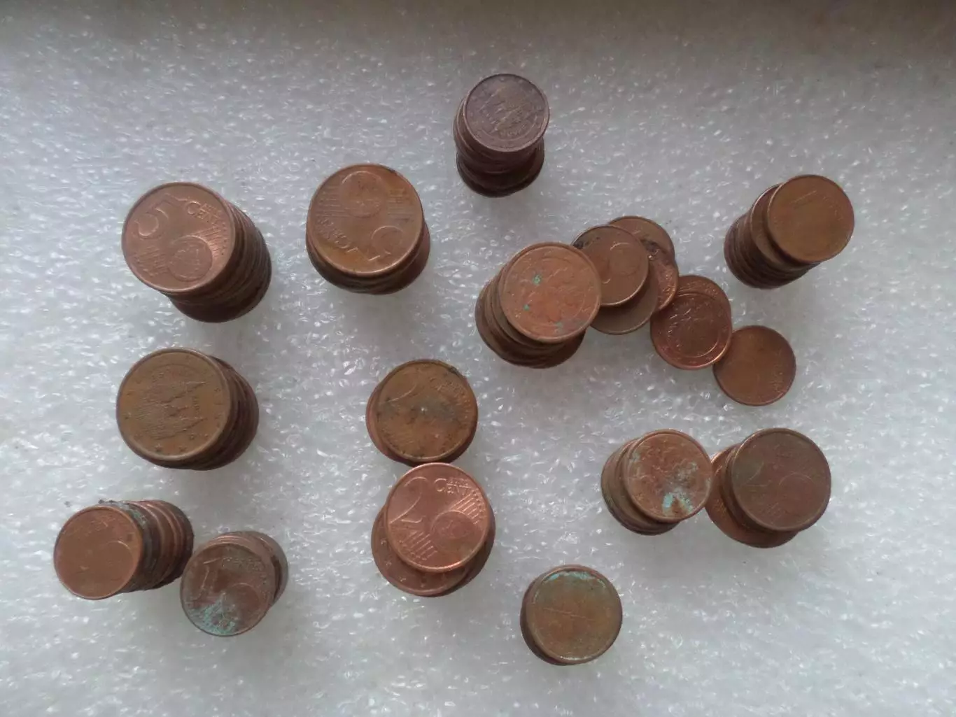 Монеты 1,2,5 евроцентов на сумму 3 евро