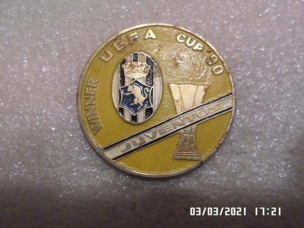 Значок Ювентус Италия обладатель кубка УЕФА 1990 г
