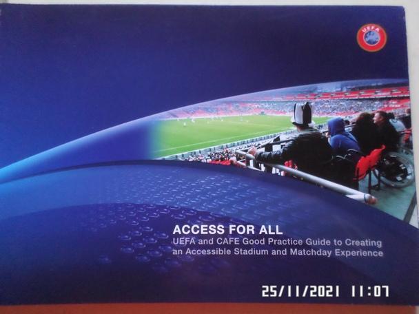 презентационный буклет УЕФА: организация посещения матчей инвалидами