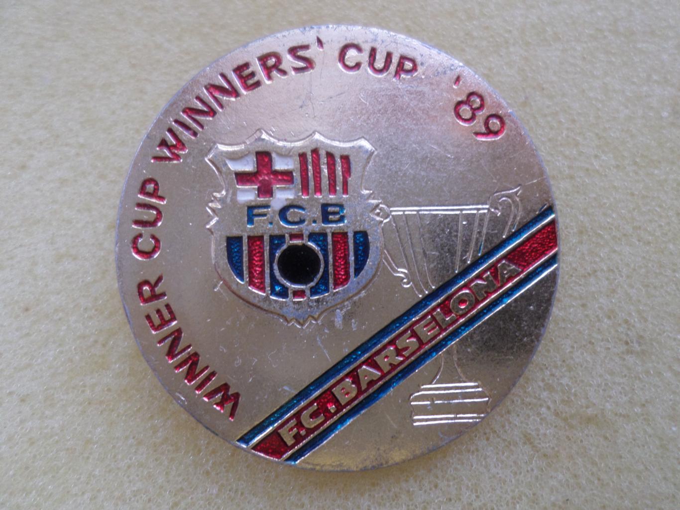 Значок Барселона Испания - обладатель Кубка Кубков 1989 г.