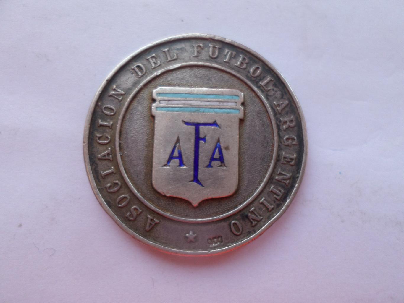 Медаль памятная участнику матча Аргентина - СССР 18 ноября 1961 г серебро