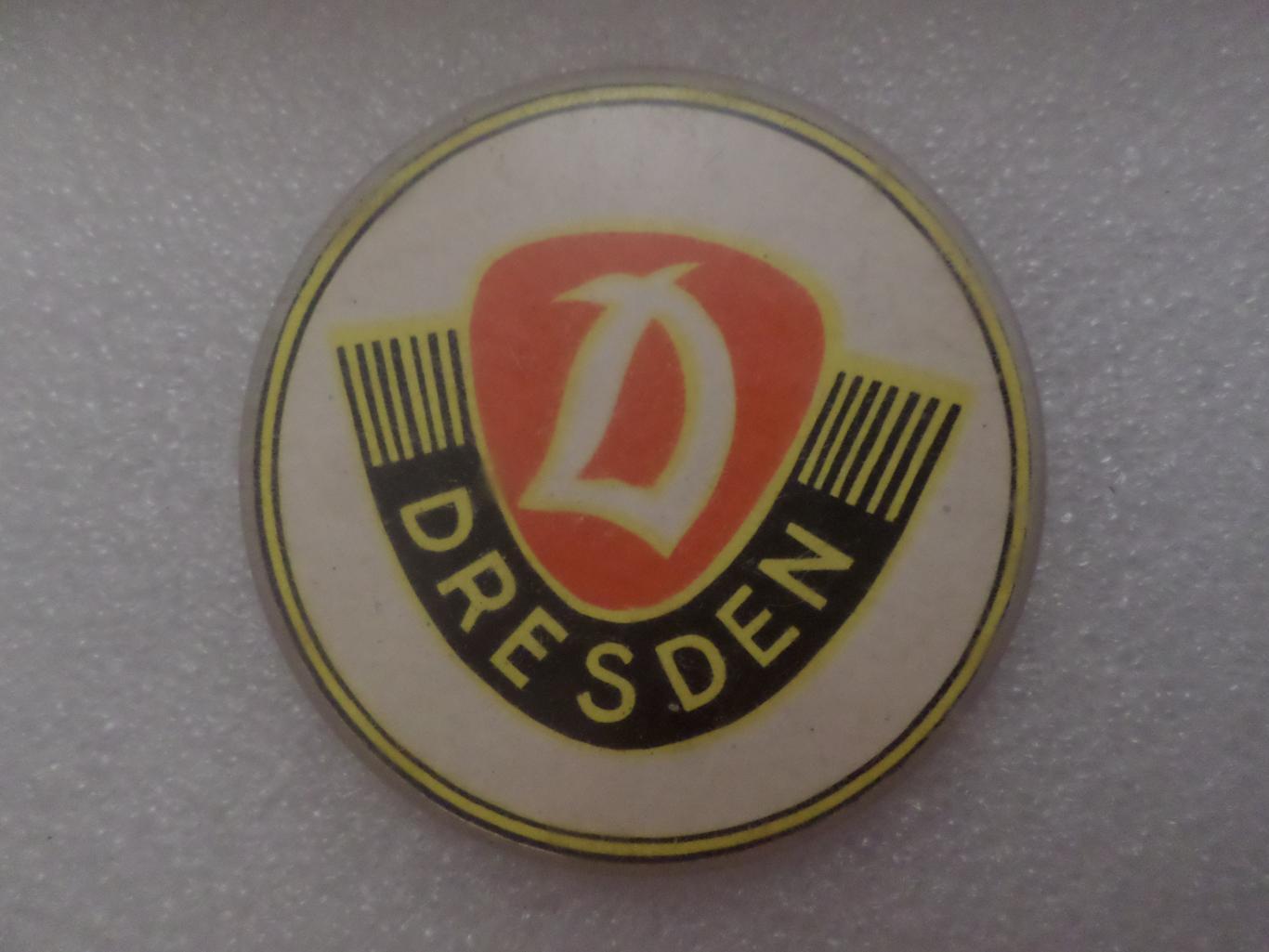 Значок футбол Динамо Дрезден Германия