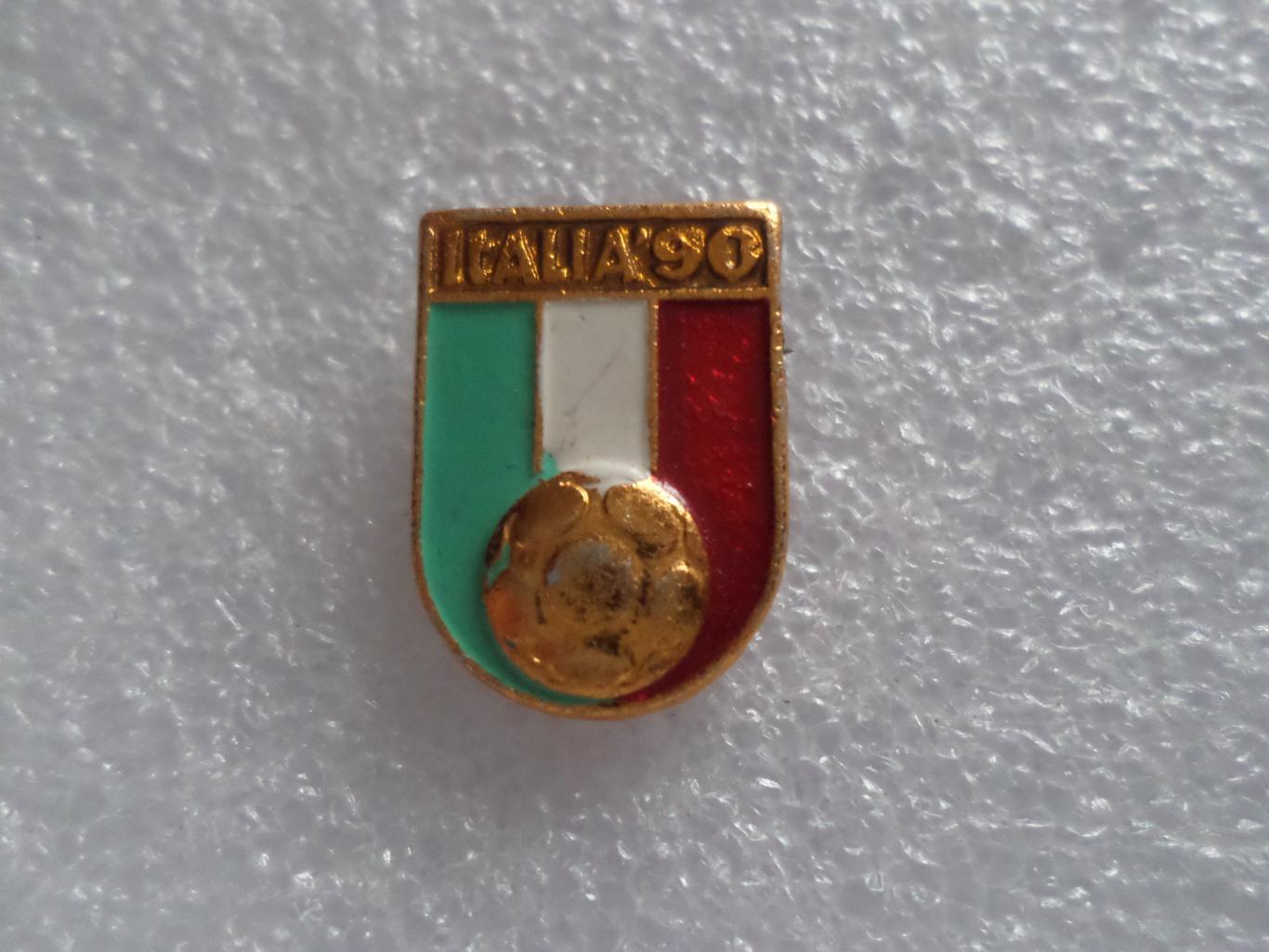 Значок футбол Чемпионат мира Италия 1990 г.