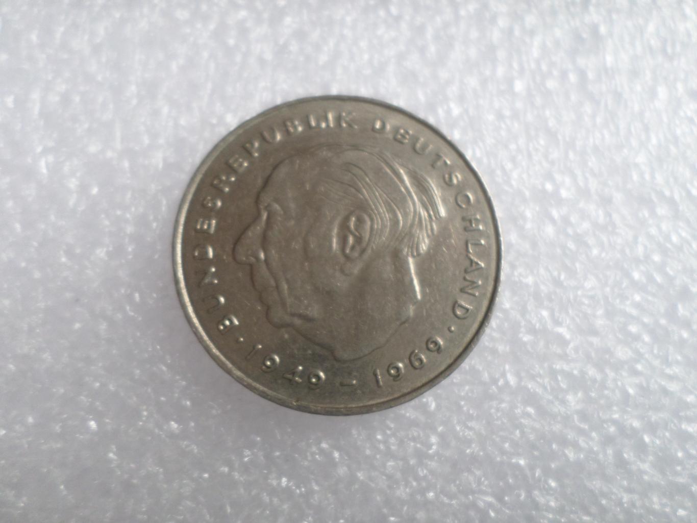 Монета 2 марки ФРГ Германия 1982 Хойс двор D